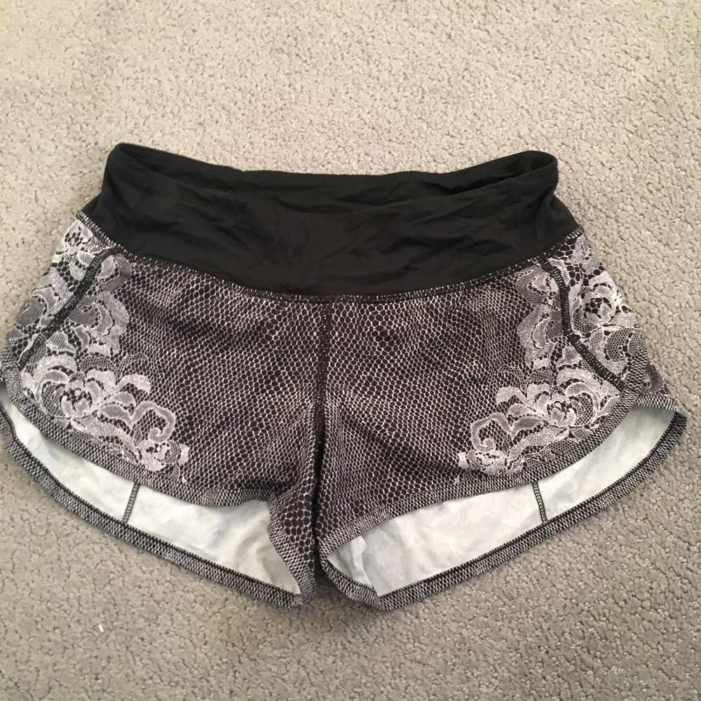 Lululemon black & grey patterned athletic shorts